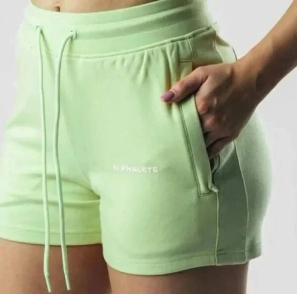 Alphalete Essential Core Shorts Frozen Spring Size XS NWT